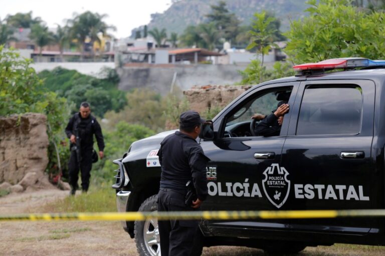Identifican 113 cuerpos en una fosa clandestina en Jalisco