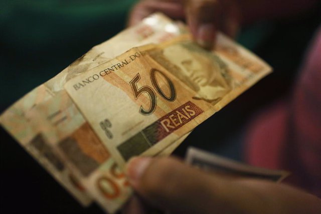Ministerio Economía de Brasil rebaja proyecciones de déficit y deuda para 2020