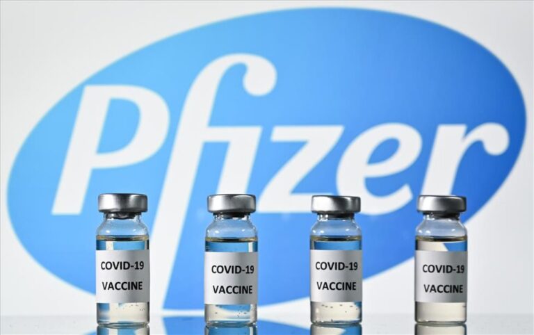 Llega a Chile el primer lote de vacunas contra el COVID-19 de Pfizer-BioNTech