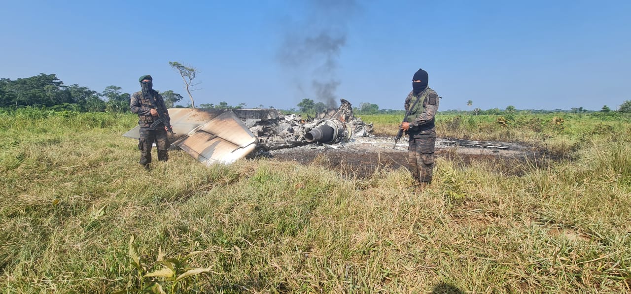 Localizan otra avioneta quemada en Petén