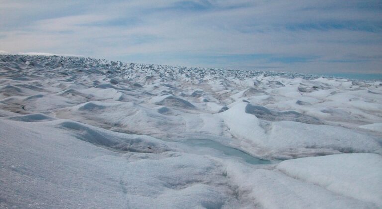 Detectan un posible río de 1.000 kilómetros bajo el hielo de Groenlandia