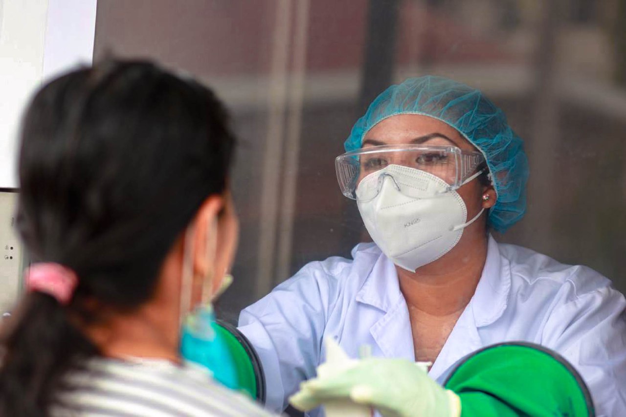 Salud realiza pruebas de COVID-19 en Santiago Nonualco