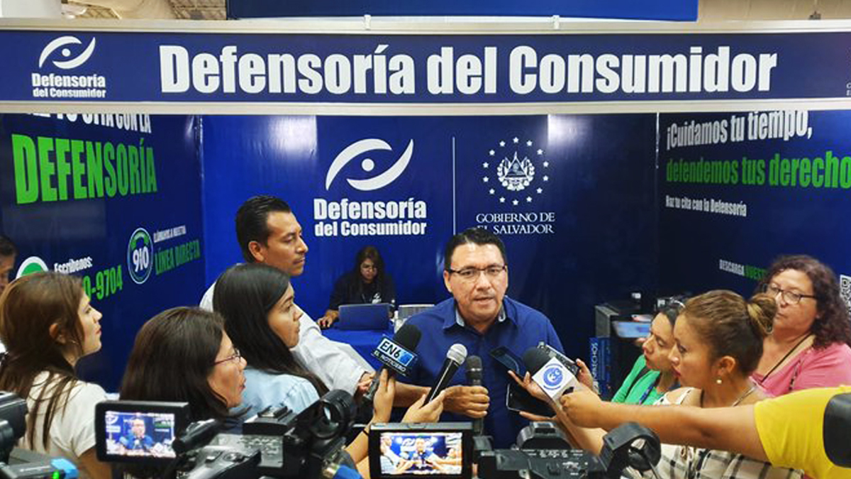 El presidente de la Defensoría del Consumidor presenta informe de las acciones desarrolladas por la institución
