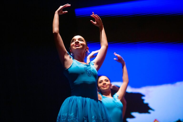 Migueleños reciben con euforia al Ballet Nacional de El Salvador en el Teatro Francisco Gavidia
