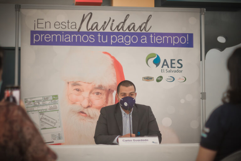 AES El Salvador lanza sorteo navideño para premiar a sus clientes