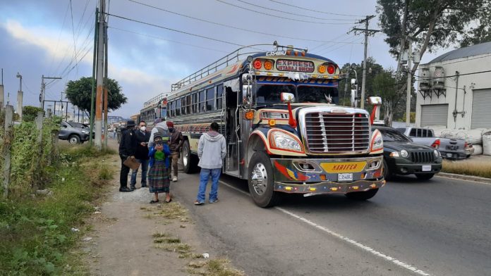 Buses con manifestantes son sancionados en Chimaltenango
