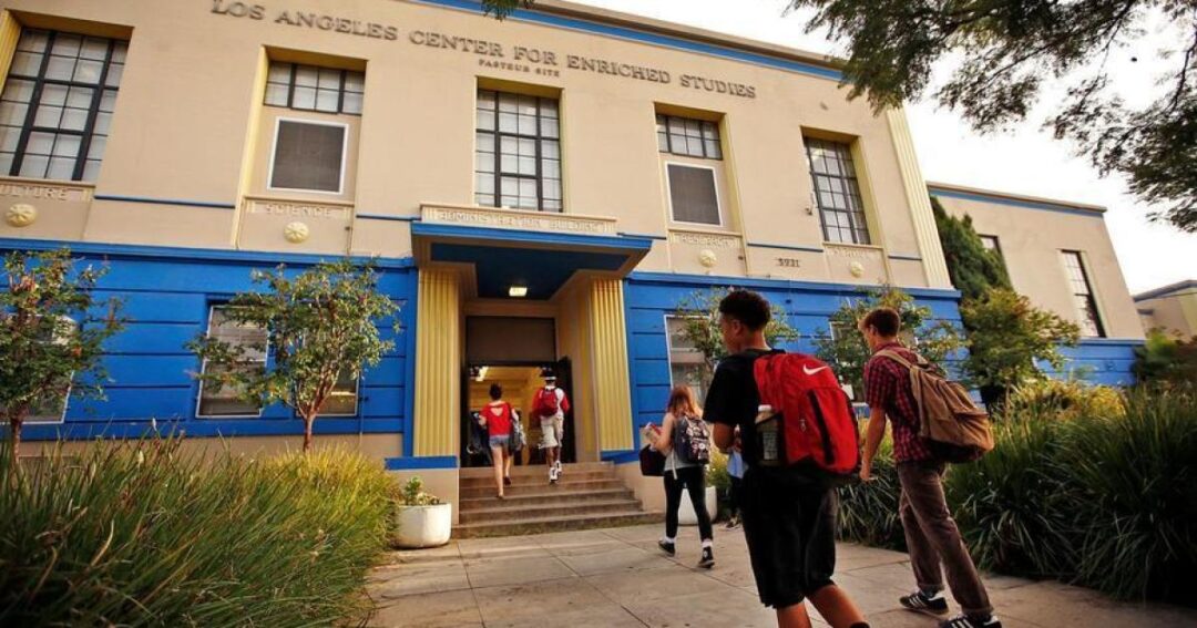El Distrito Escolar Unificado de Los Ángeles reabre los campus