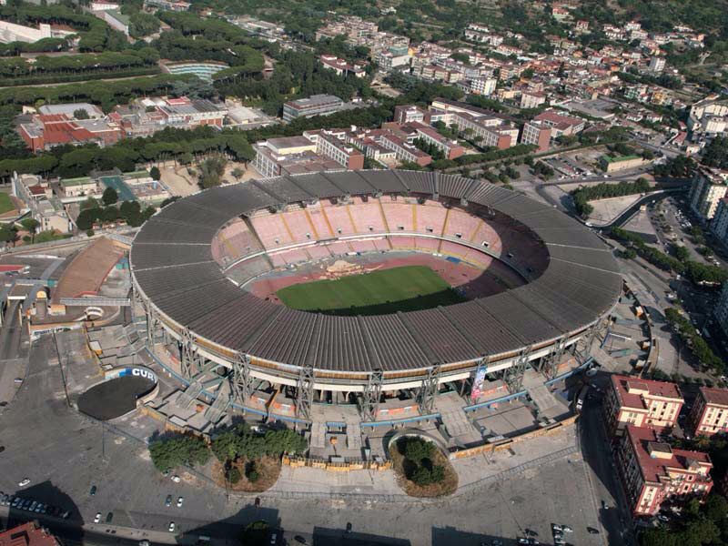 Nápoles rebautiza su estadio como el «Diego Armando Maradona»