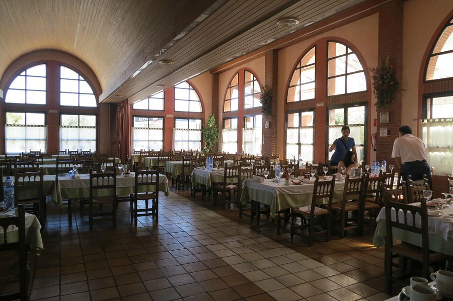 Operador de restaurante Los Tres Caminos pagará $317,108 en salarios mínimos y horas extras