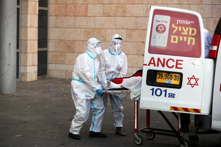 Hombre muere en Israel tras contagiarse dos veces de coronavirus con cepas distintas