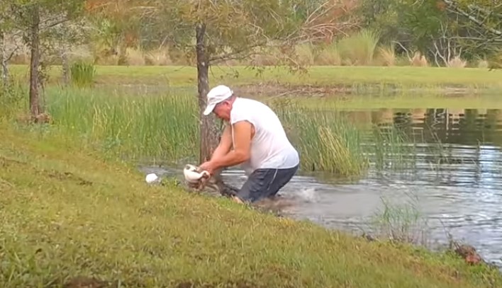 Un hombre de Florida salva a su perro del ataque de un cocodrilo
