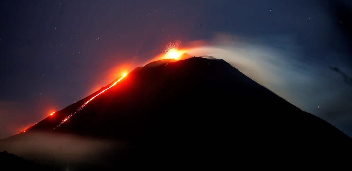 Volcanes Santiaguito, Pacaya y Fuego bajo observación