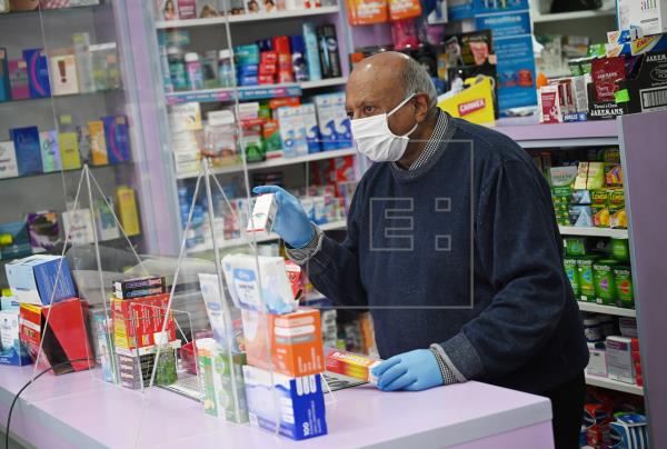 Empleados de Supermercados y Farmacias de L.A exigen compensación por riesgo