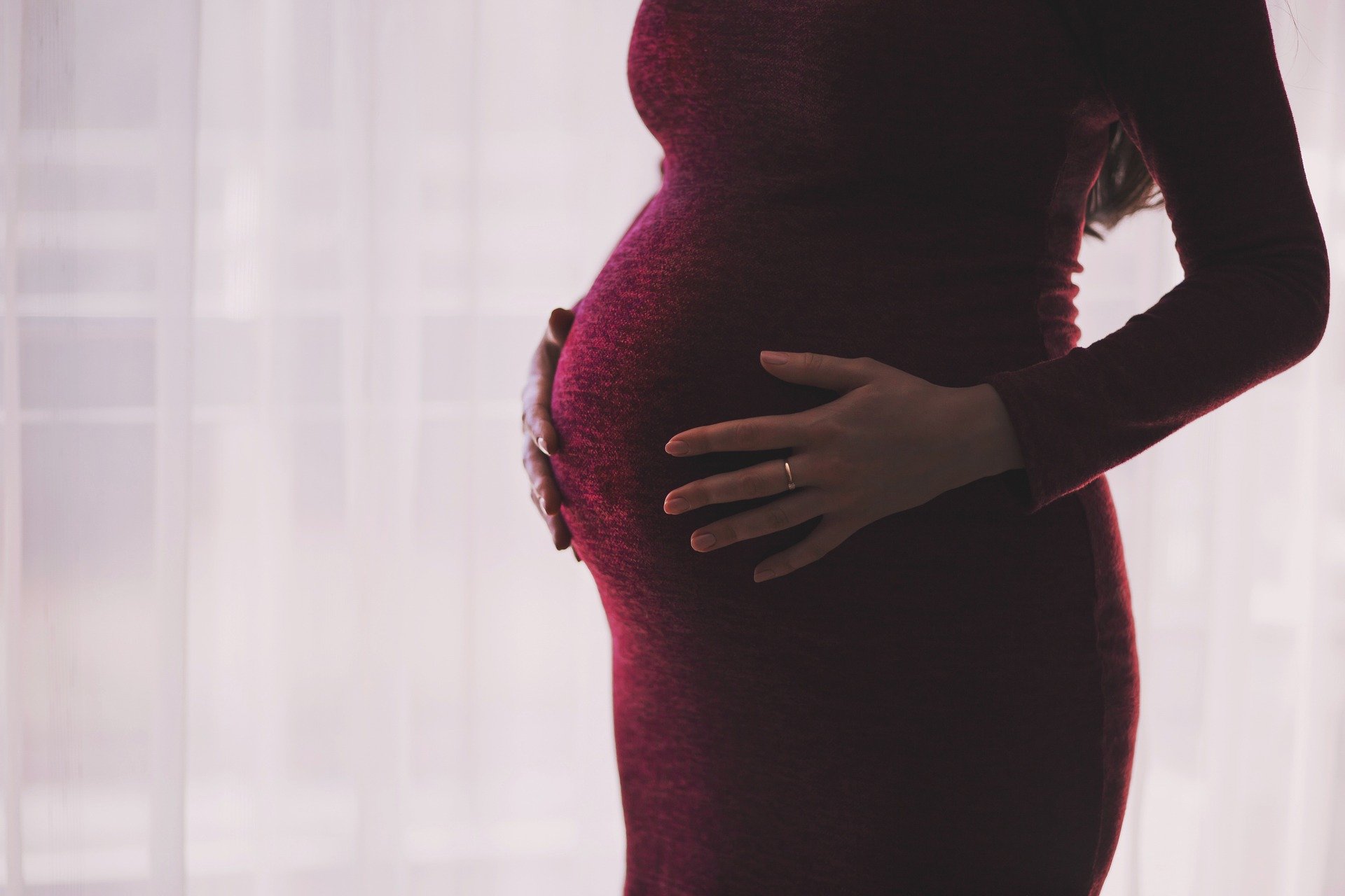 La discriminan por embarazo violando su derecho 