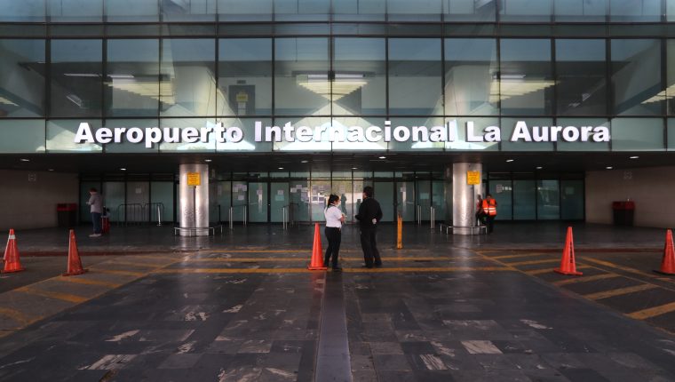 Reanudan operaciones aéreas en Aeropuerto Internacional La Aurora