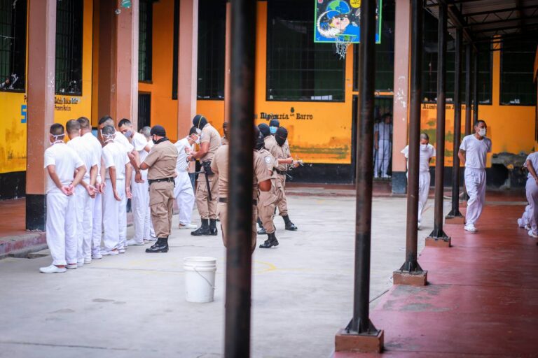 Gobierno ordena cierre total de 3 Centros Penales del país