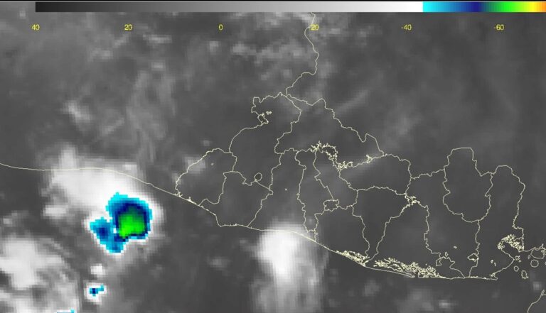 El Salvador mantendrá cielos nublados para esta tarde y noche con probabilidades de tormentas