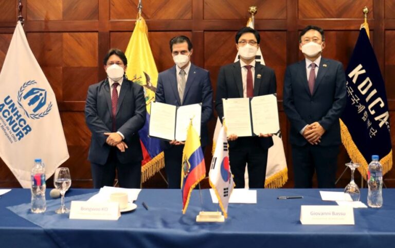 ACNUR y Koica firman acuerdo para proteger a refugiados en Ecuador