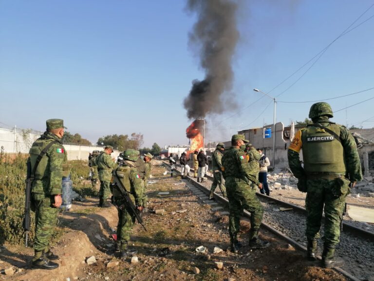 Explosión en ducto de Pemex en Puebla, deja una persona fallecida, 11 heridos y más de 2 mil personas evacuadas