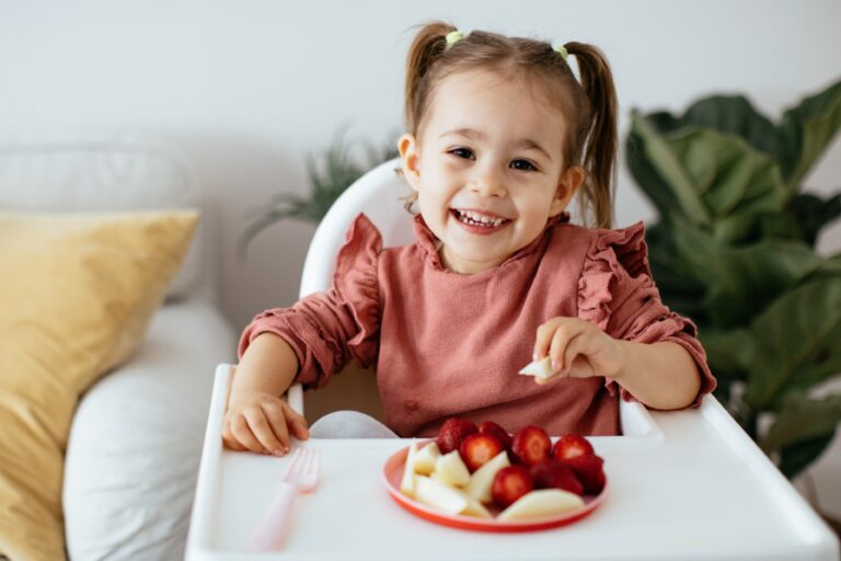 Experta en nutrición comparte recomendaciones para incluir alimentos necesarios para el desarrollo de los niños en su alimentación diaria