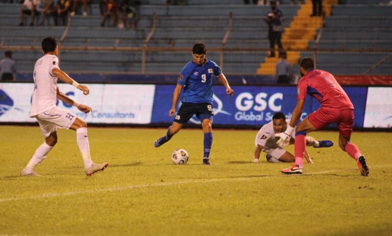 El Salvador vence a Honduras con un marcador de 0-2
