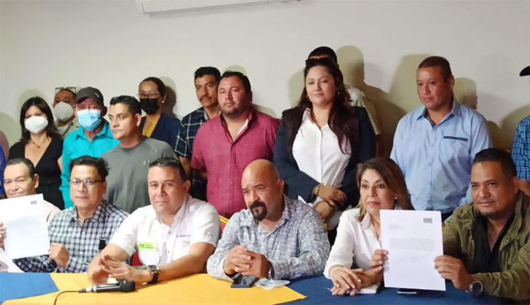 Exalcaldes y concejales de ARENA y GANA se unen a Fuerza Solidaria
