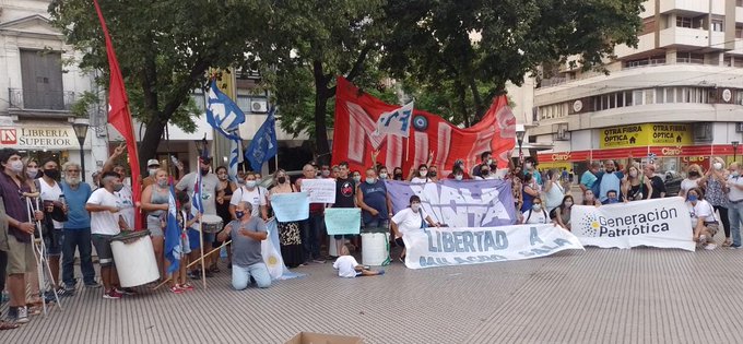 Organizaciones sociales marchan contra la Corte Suprema argentina pidiendo su democratización