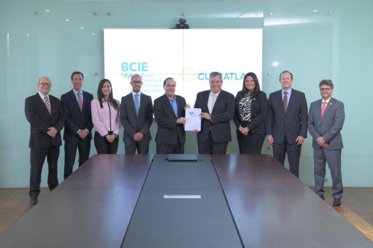 BCIE y Banco CUSCATLAN formalizan financiamiento por US$60 millones para apoyar a pequeñas y medianas empresas