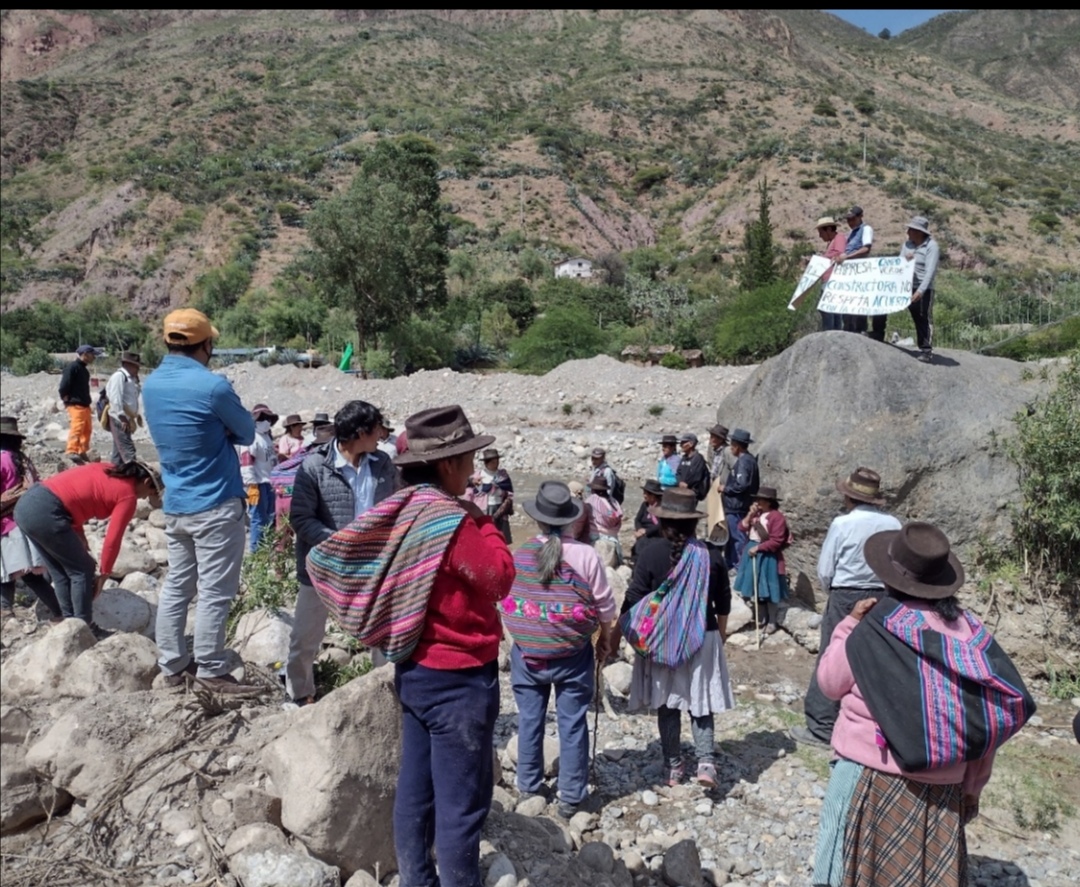 Roca Uqi Rumi de Ayacucho reúne a comunidad en su defensa