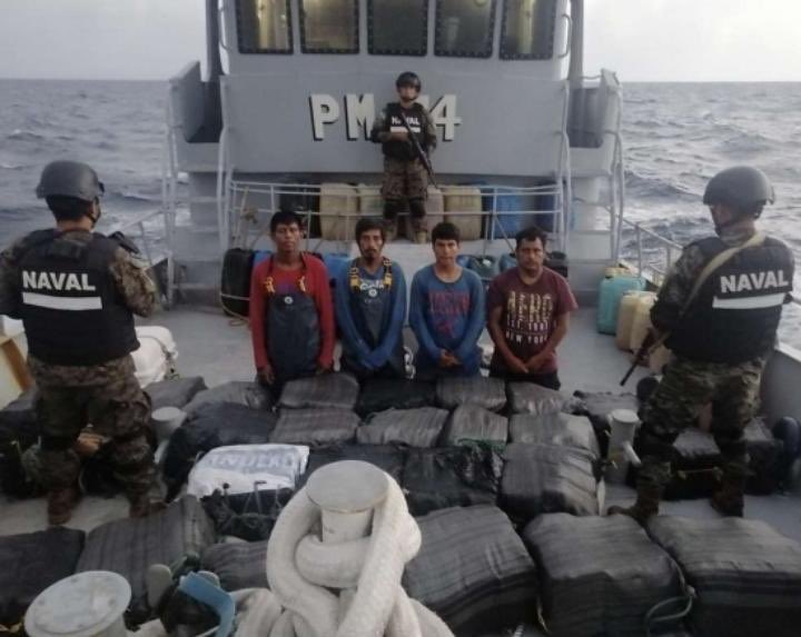 Fuerza Naval incauta más de 800 kilos de cocaína valorada en $20 millones y captura a 6 mexicanos