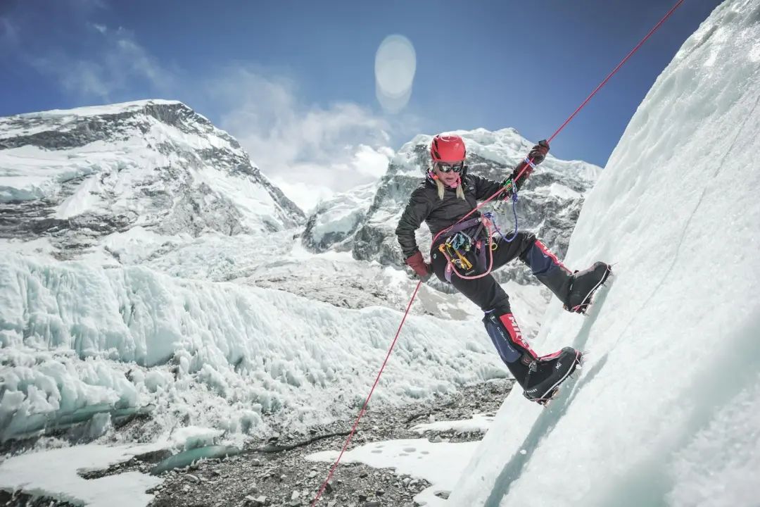 Alfa Karina Arrué se convirtió en la primera salvadoreña en llegar a la cima del Everest