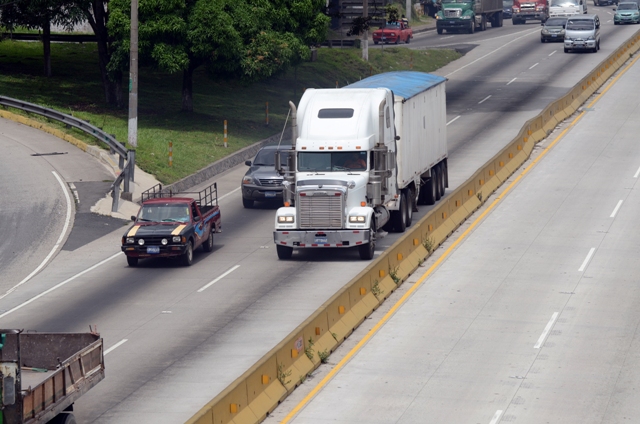 El Transporte de carga no circulará temporalmente en carretera El Litoral
