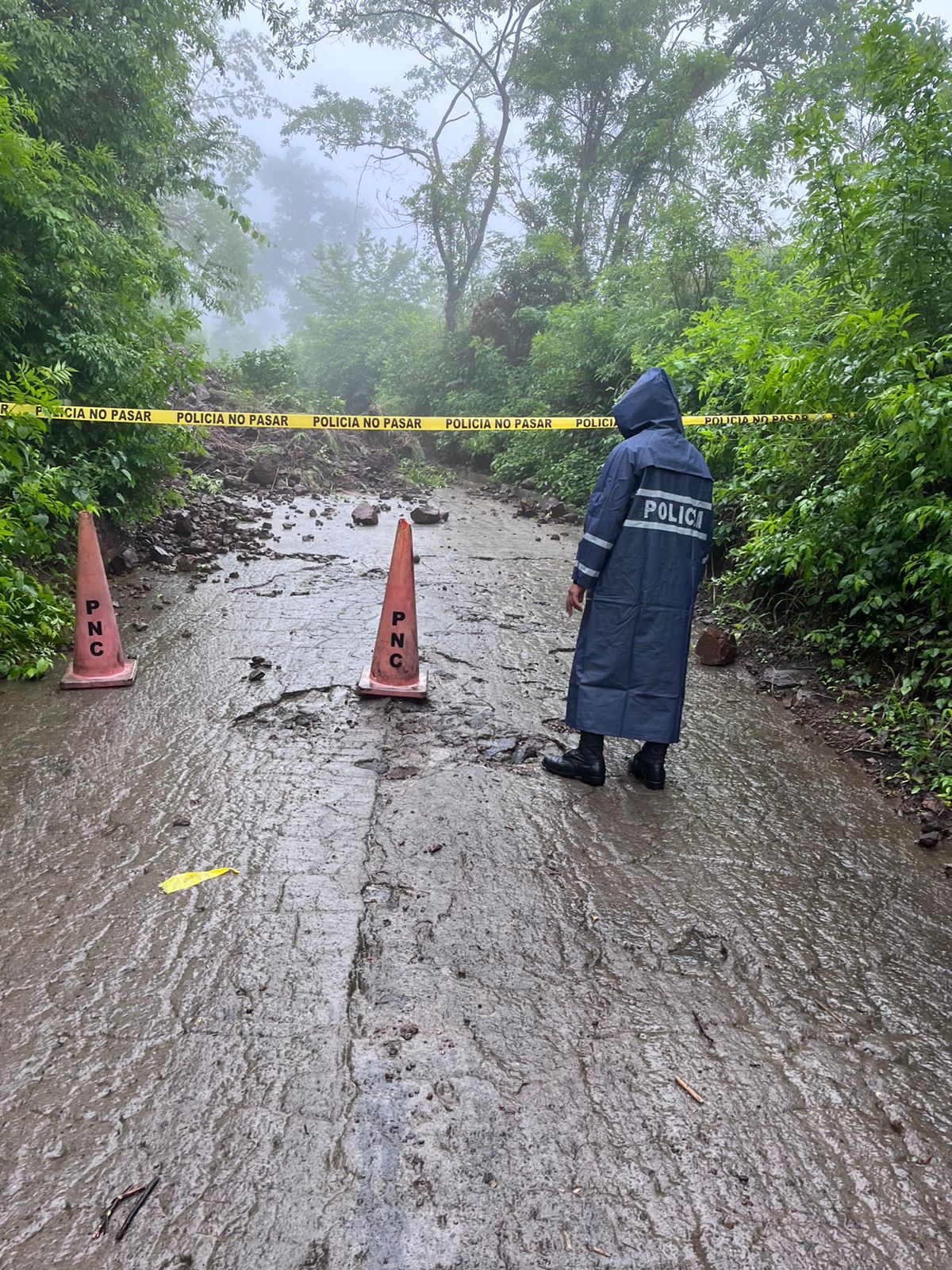 Autoridades mantienen Alerta Verde ante emergencias por constantes lluvias en El Salvador