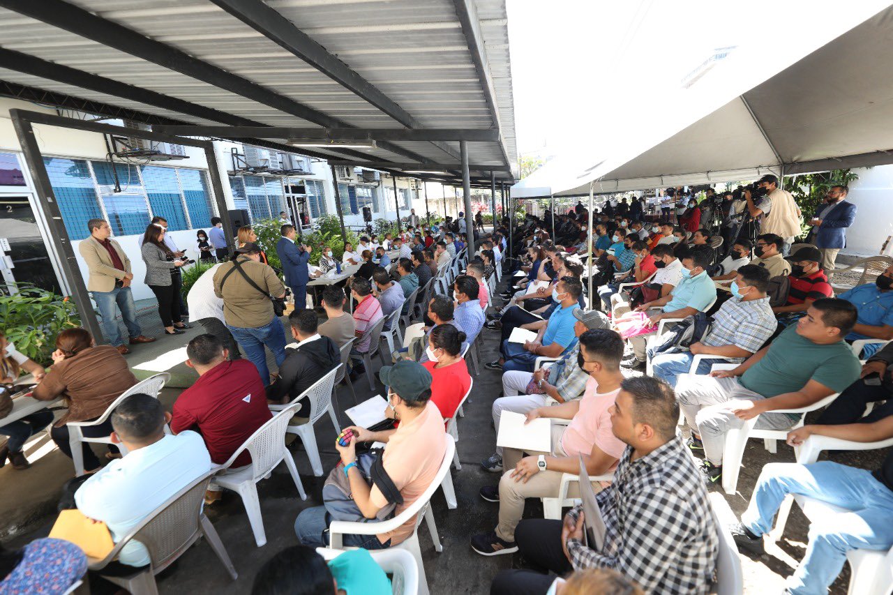 Cientos de salvadoreños aplican para ir a trabajar a Canadá como parte del Programa de Migración Laboral