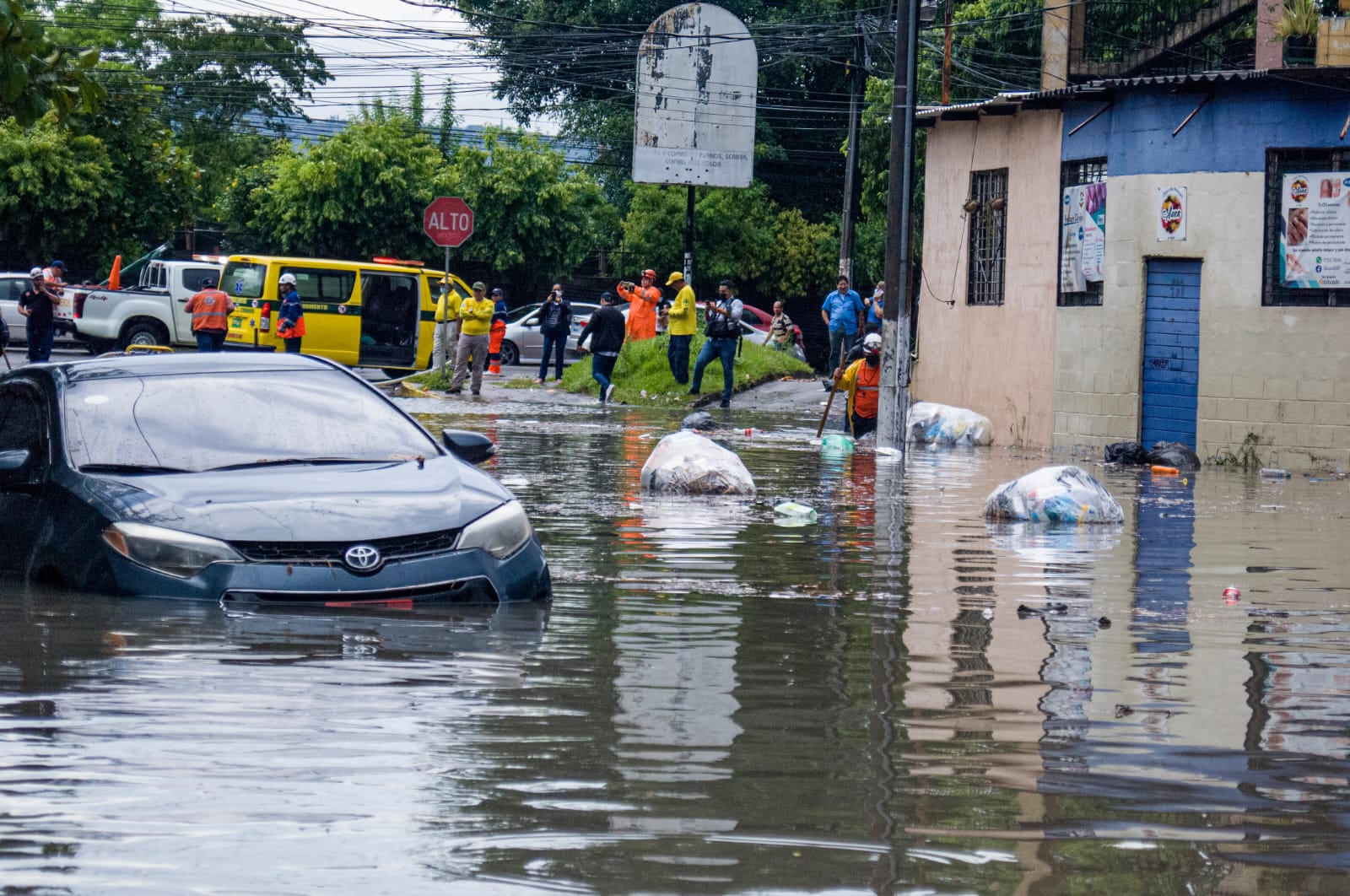 Se mantiene alerta estratificada en El Salvador ante las emergencias por lluvias