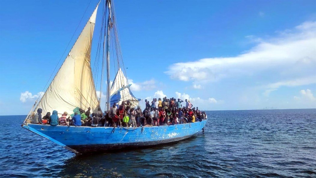 Interceptan un velero con más de 100 inmigrantes frente a Florida