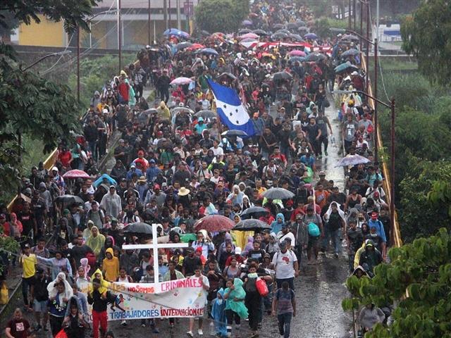 La Comisión de Derechos Humanos pide protección para caravana de 3,700 migrantes en México