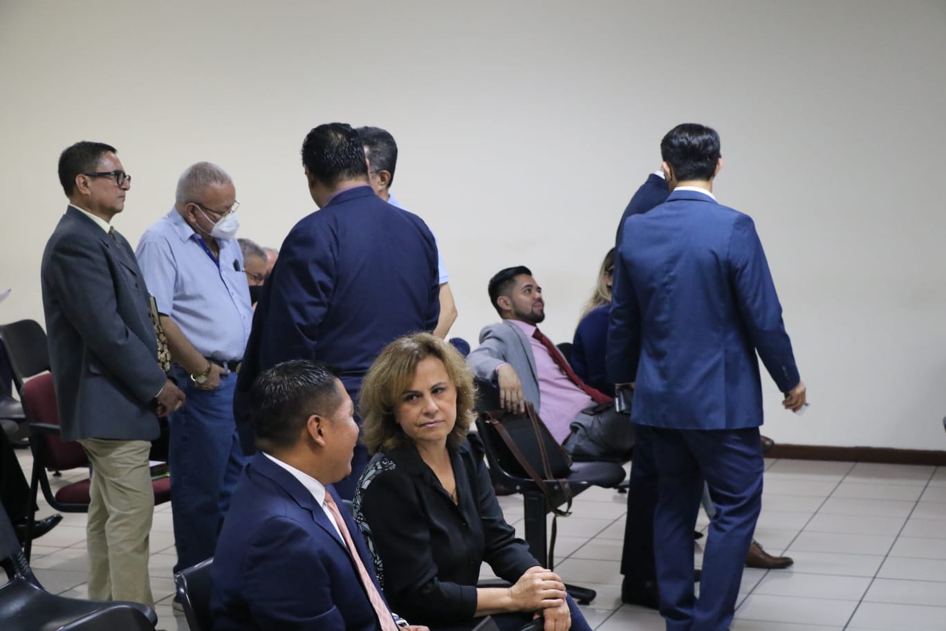 Diez imputados del caso “Saqueo Público” vinculados a Mauricio Funes irán a juicio