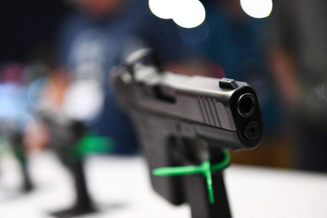La prohibición de importación de armas de fuego entra en vigor en Canadá