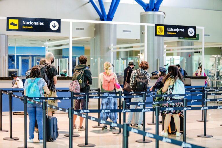Más de 2 millones de pasajeros han sido atendidos en el Aeropuerto Internacional de El Salvador en 2022