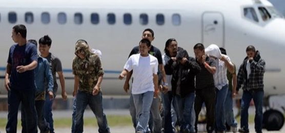Autoridades de Texas abren investigación sobre el envío de 50 migrantes a Massachusetts