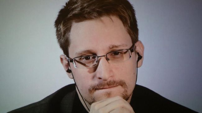 Putin concede la ciudadanía rusa a Edward Snowden responsable de filtrar información sobre espionaje de EEUU