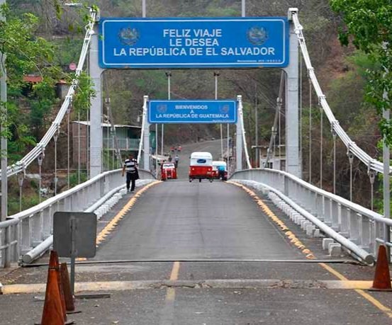 Cierran paso fronterizo las Chinamas por protestas por carretera en mal estado en Guatemala