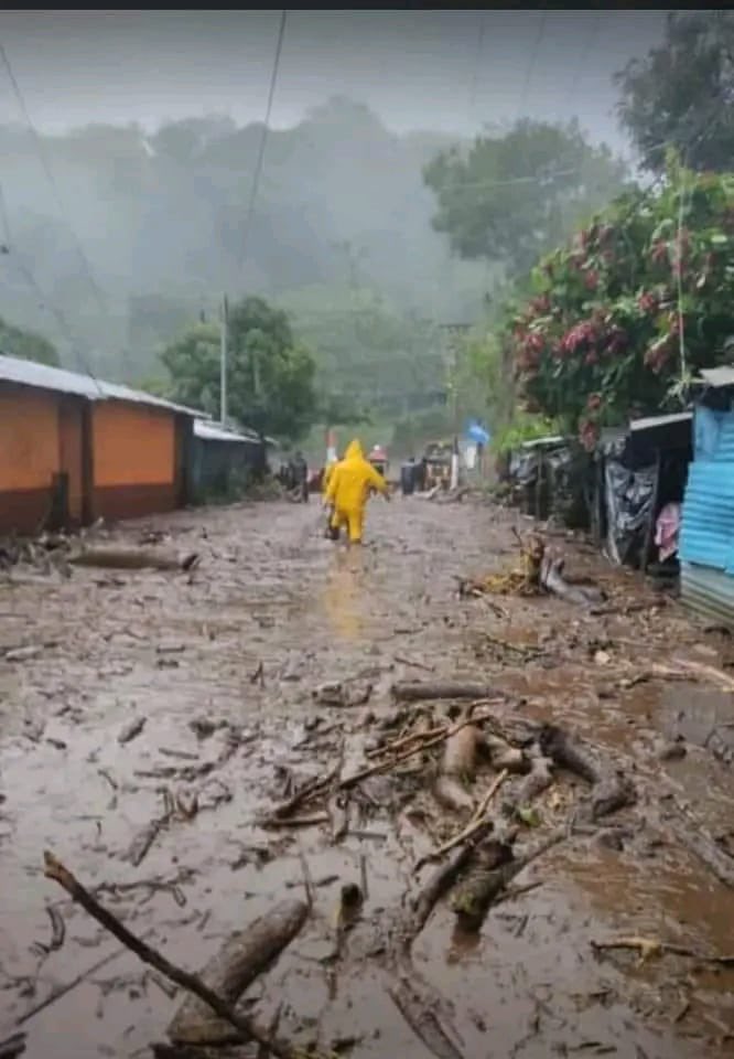 El paso de “Julia” por Centroamérica deja al menos 30 fallecidos