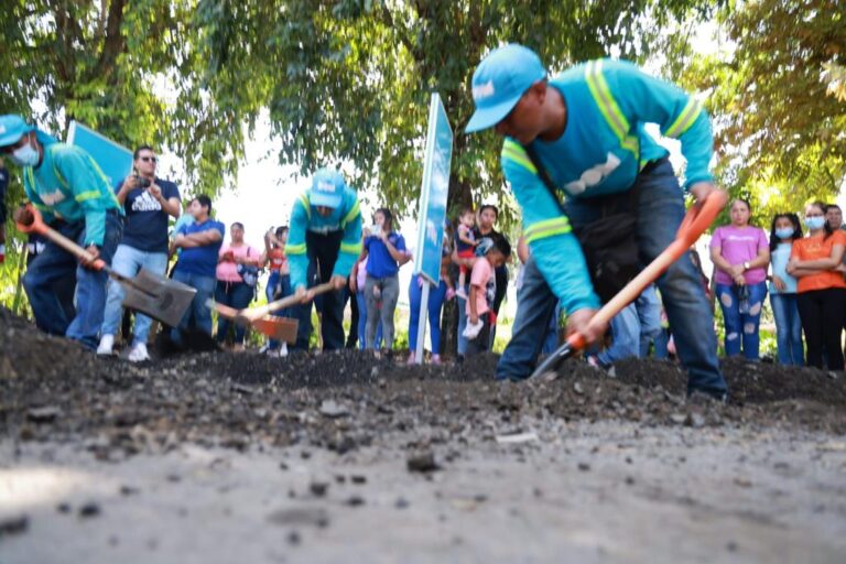 DOM inicia obras de reparación vial en las calles de Aguilares, San Salvador