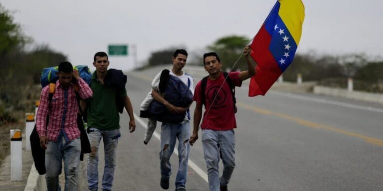 EEUU aceptará a 24 mil migrantes venezolanos y enviará a México a quienes ingresen de manera ilegal