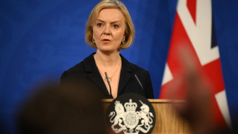 La primera ministra de Reino Unido Liz Truss anuncia su dimisión del cargo 