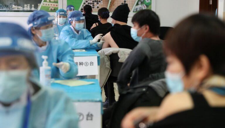 China registra su peor dato de casos de covid-19 en seis meses pese a las estrictas restricciones
