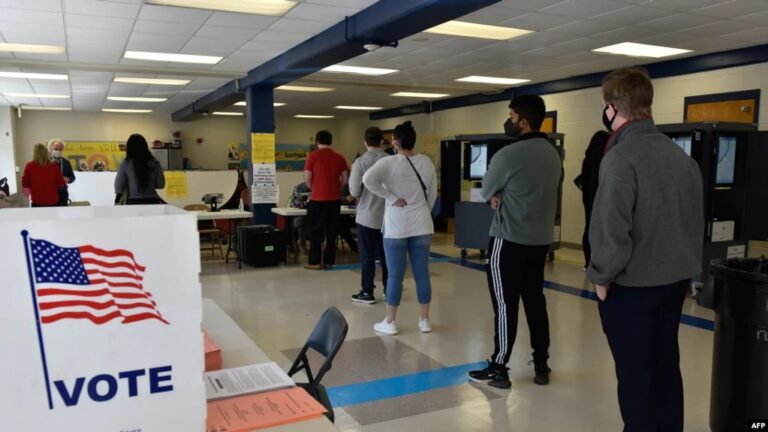 Abren los colegios electorales para las ‘midterm’ en EEUU