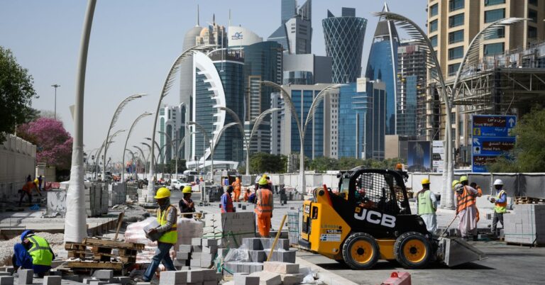 Al menos 400 trabajadores murieron en las obras para el Mundial de Qatar